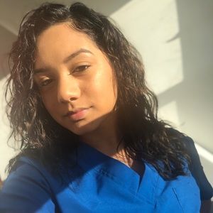 Meet your Posher, Yamil